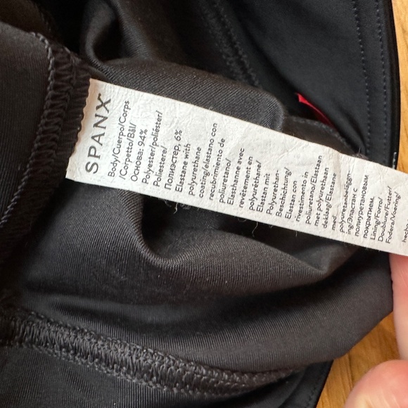 SPANX Shiny Black Leggings - Picture 16 of 16